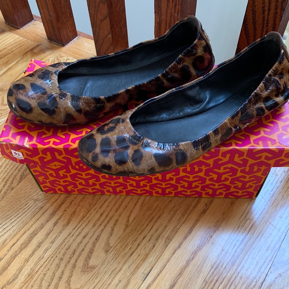 COPY - EUC Tory Burch parent leather leopard patt…